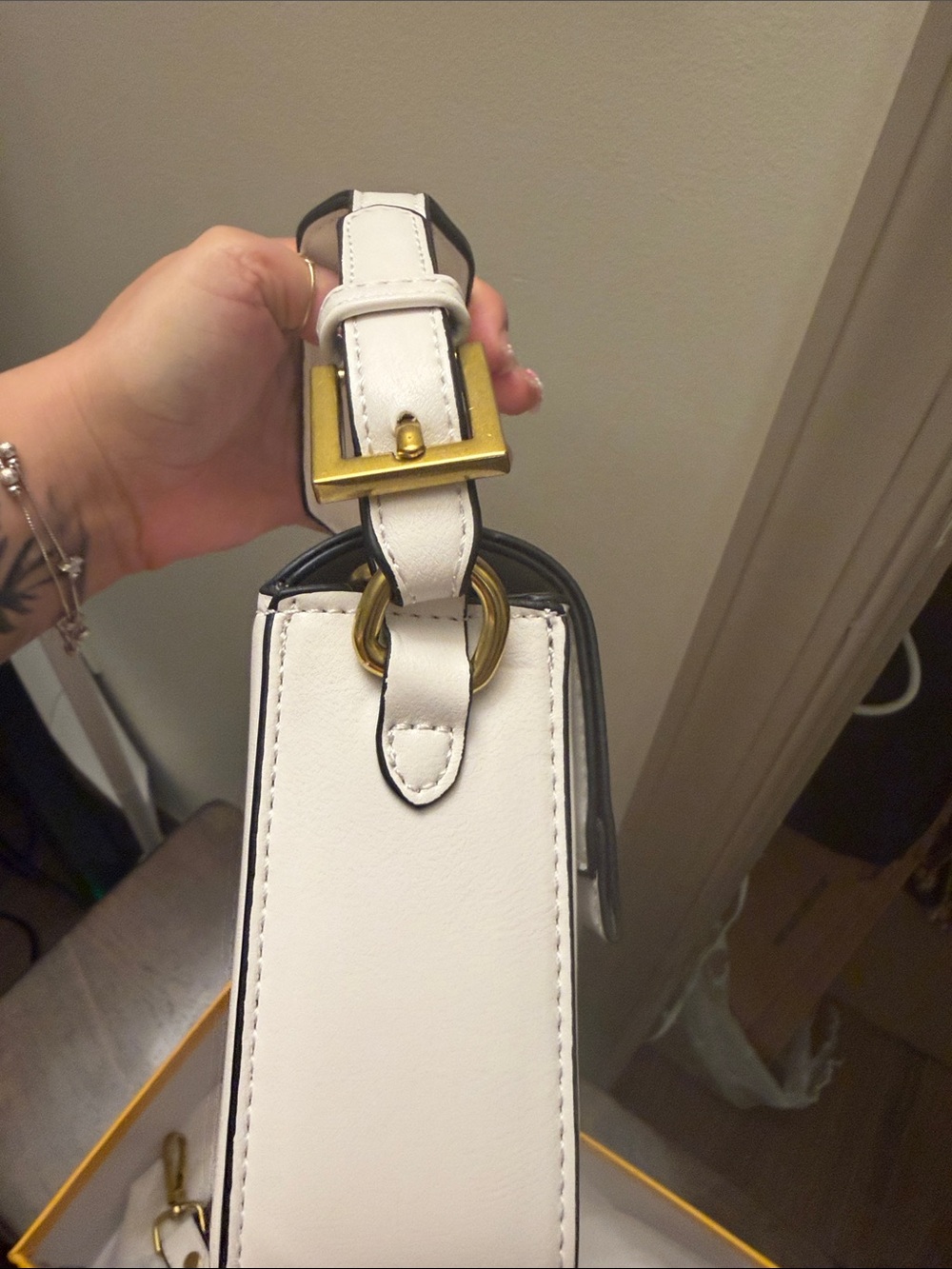 Fendi White Leather Shoulder Bag with Gold Hardware - Picture 9 of 15